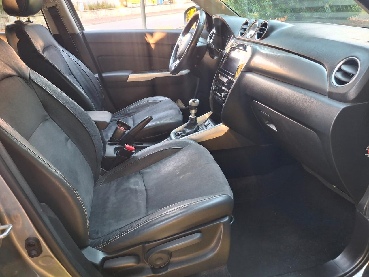 Suzuki Vitara 1.6 DDiS V-Cool-INTERNI IN PELLE-NAVI-