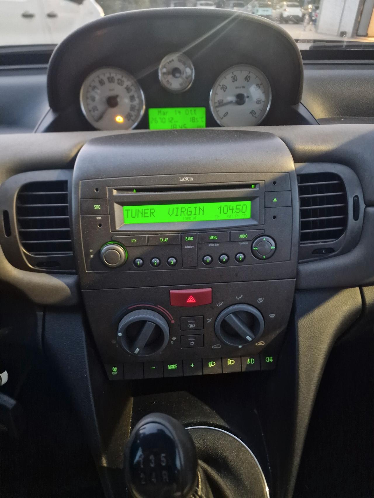 Lancia Ypsilon 1.3 MJT 75 CV Argento