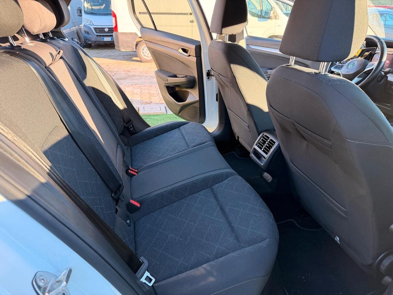 Volkswagen Golf 1.0 TSI EVO style