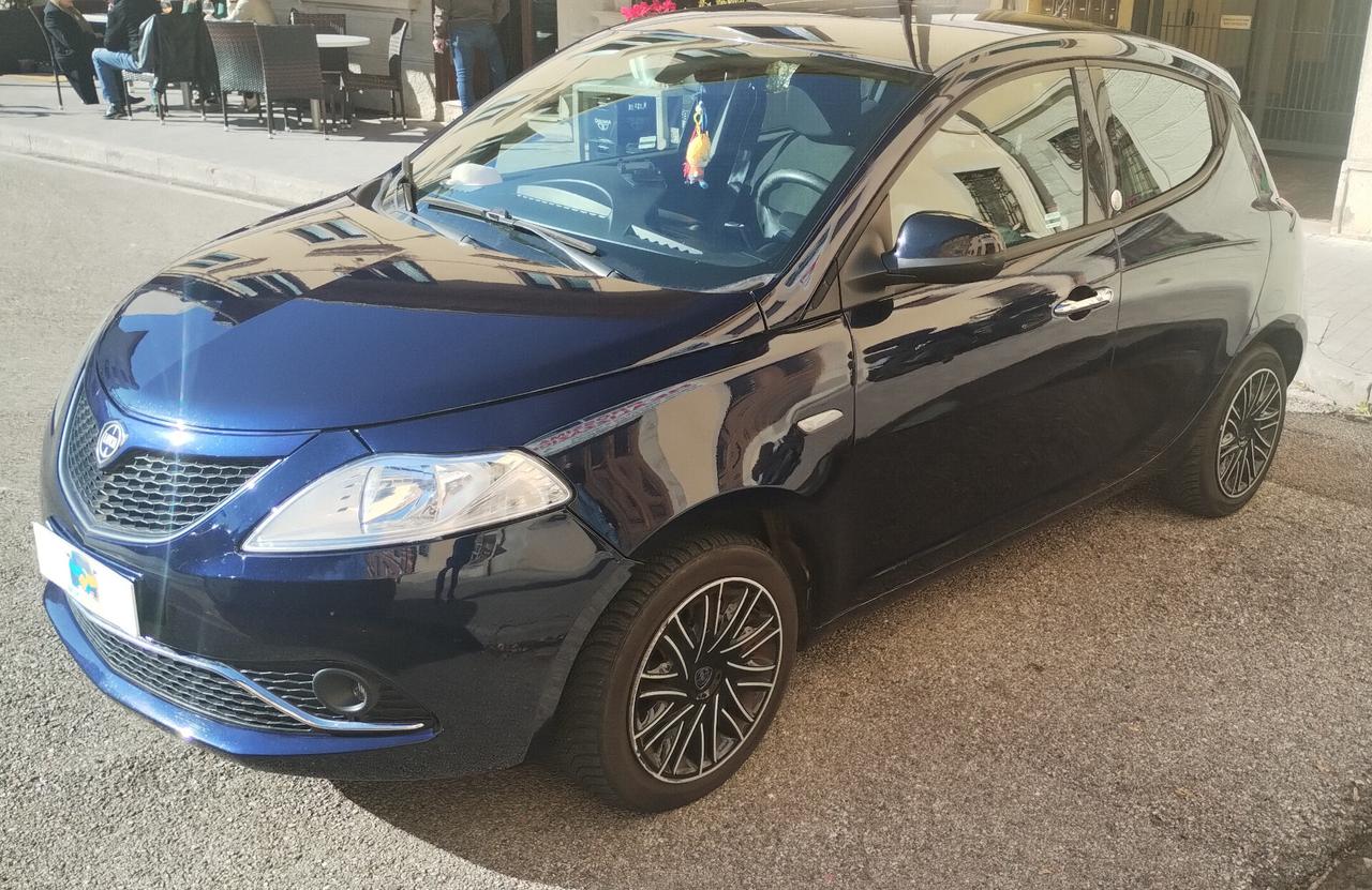 Lancia Ypsilon 1.2 69 CV 5 porte GPL Ecochic Gold