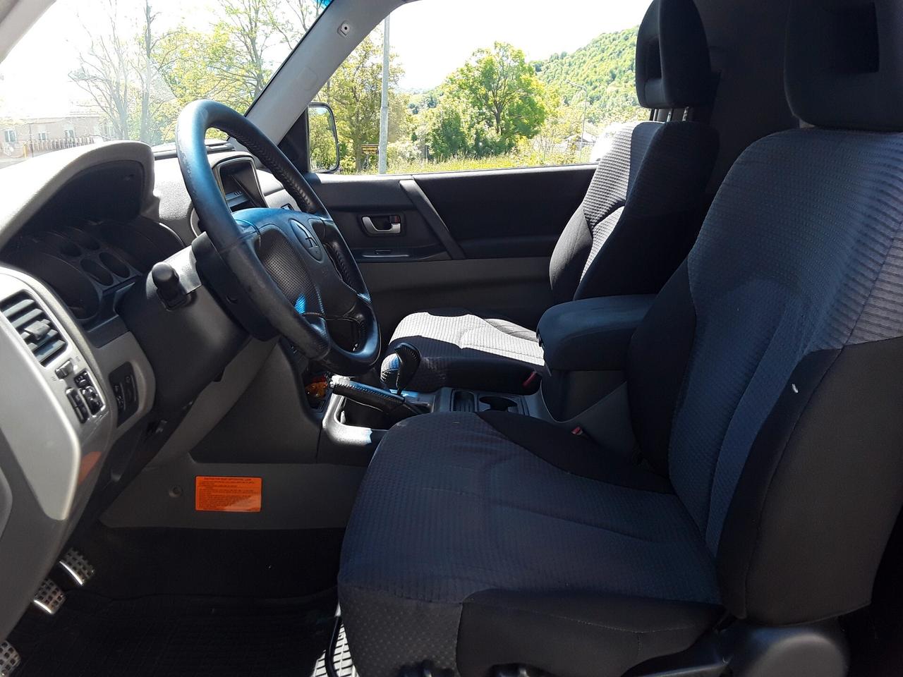 Mitsubishi Pajero 2.5 TDI 3p. Instyle