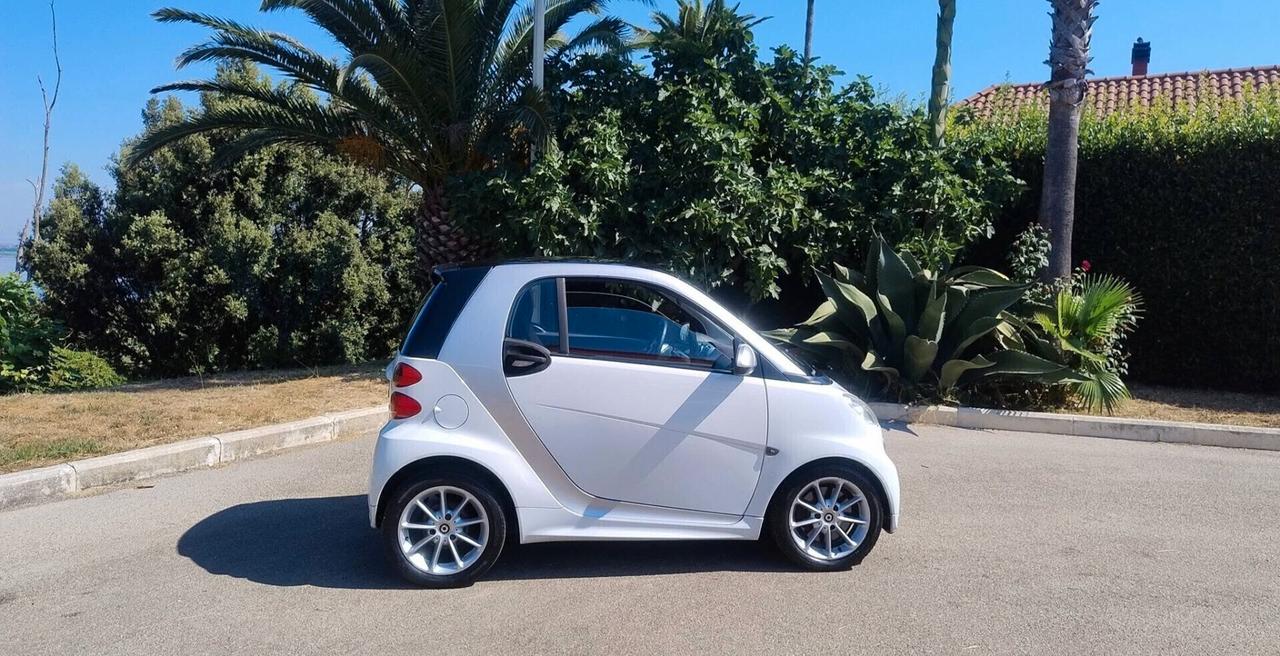 Smart ForTwo 1000 52 kW MHD coupé passion