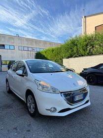 Peugeot 208 1.4 e-HDi 68 CV S&S robotizzato 5 porte Active