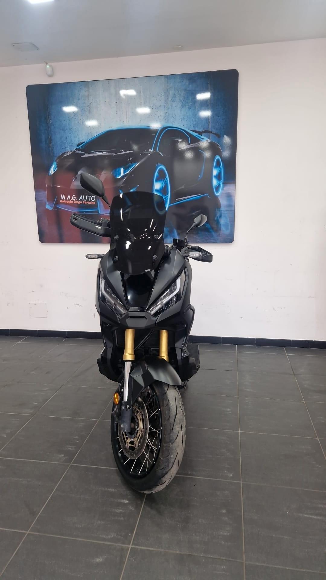 Honda X-ADV 750 BASE