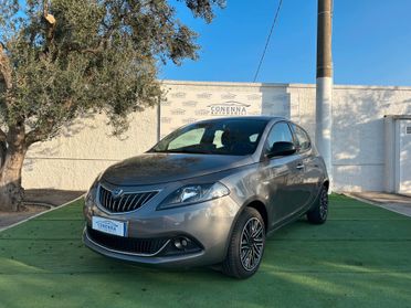 Lancia Ypsilon 1.0 FireFly 5 porte S&S Hybrid Ecochic Silver