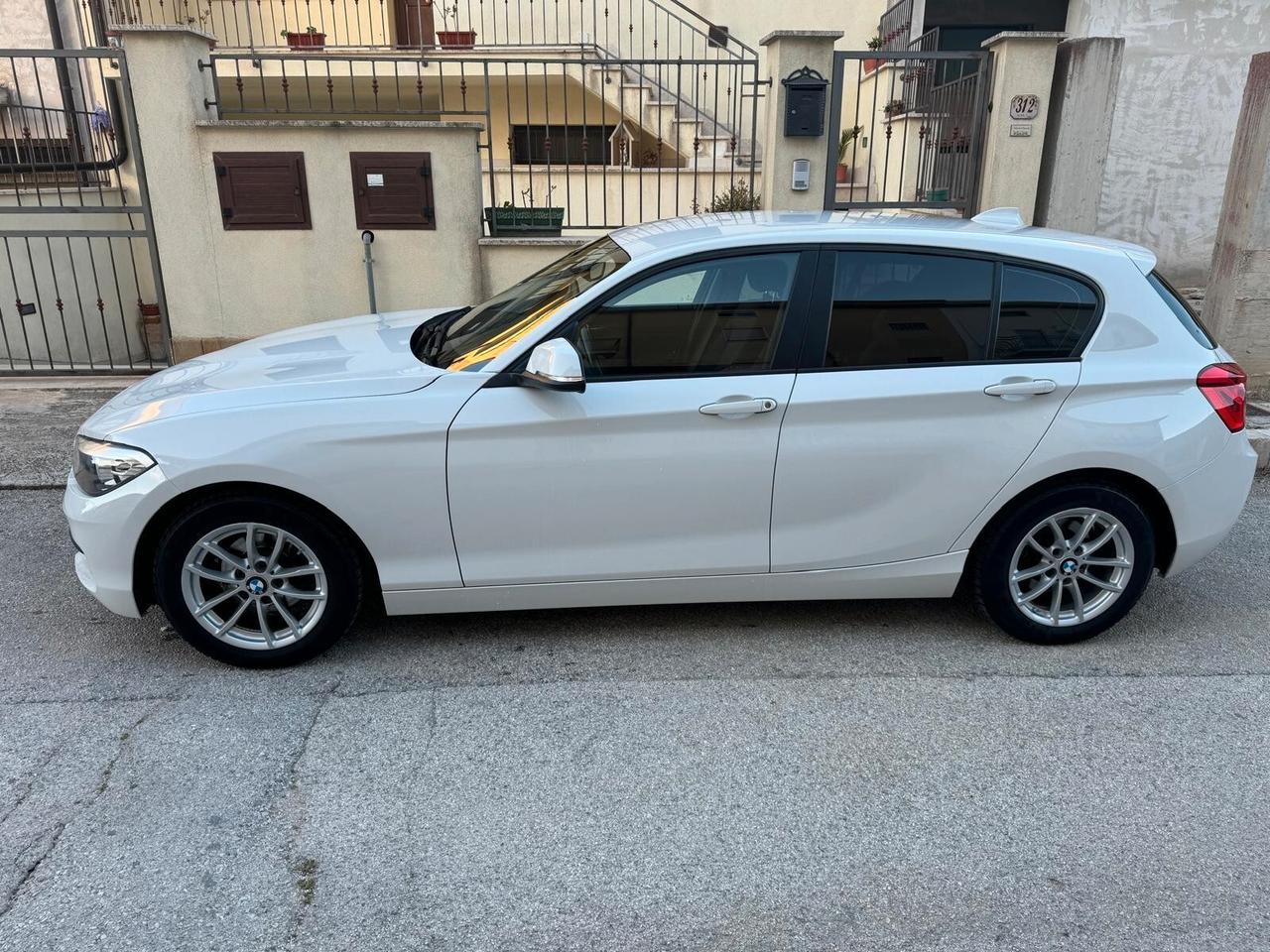 Bmw 118 118d 5p. Urban