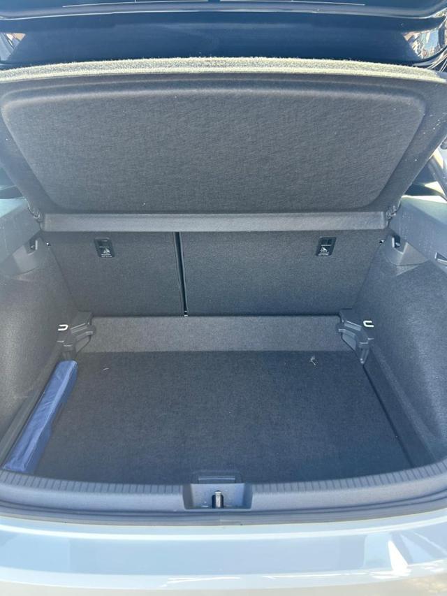 VOLKSWAGEN Taigo 1.0 TSI 110 CV R-Line FARI MATRIX NEO PATENT.