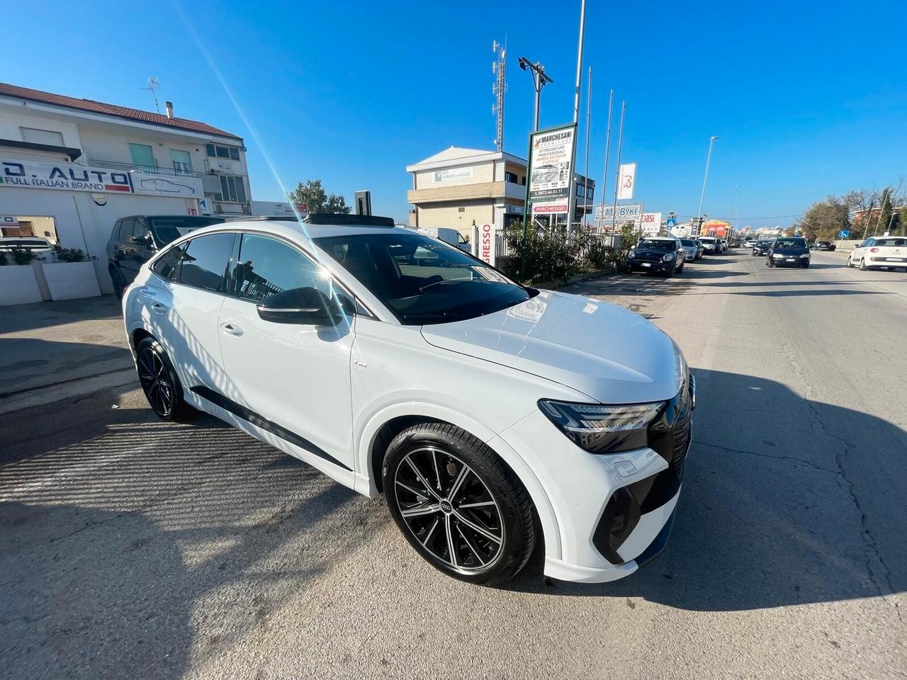 Audi Q4 50 e-tron quattro S line edition