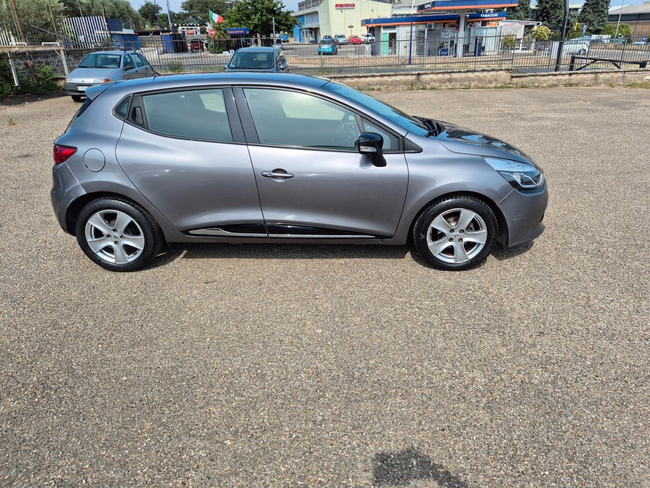 Renault Clio 1.2 75CV 5 porte Wave