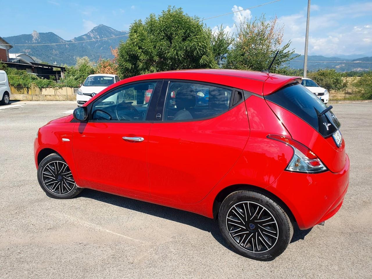 Lancia Ypsilon 1.0 FireFly 5 porte S&S Hybrid Ecochic Gold