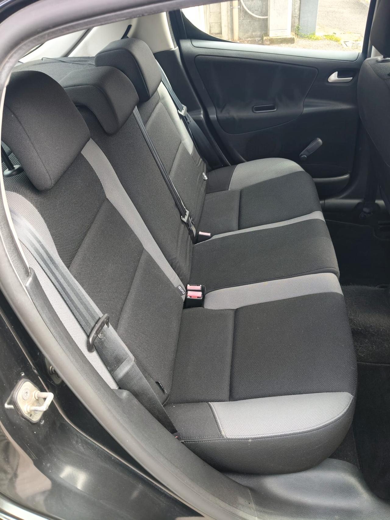 Peugeot 207 1.4 8V 75CV 5p. X Line