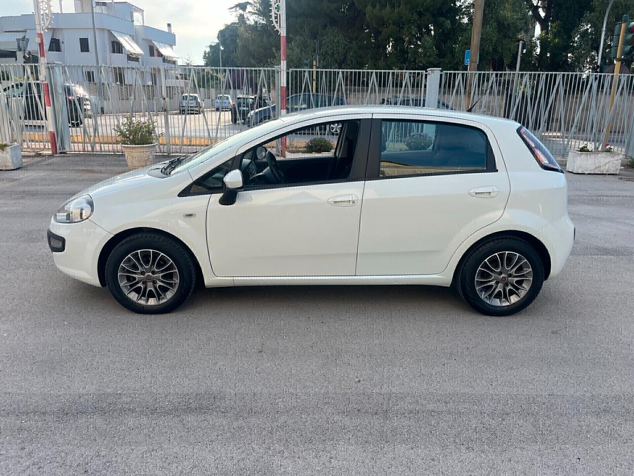 Fiat Punto 1.3 Mjt 75 CV Neopatentati UsatoSicuro