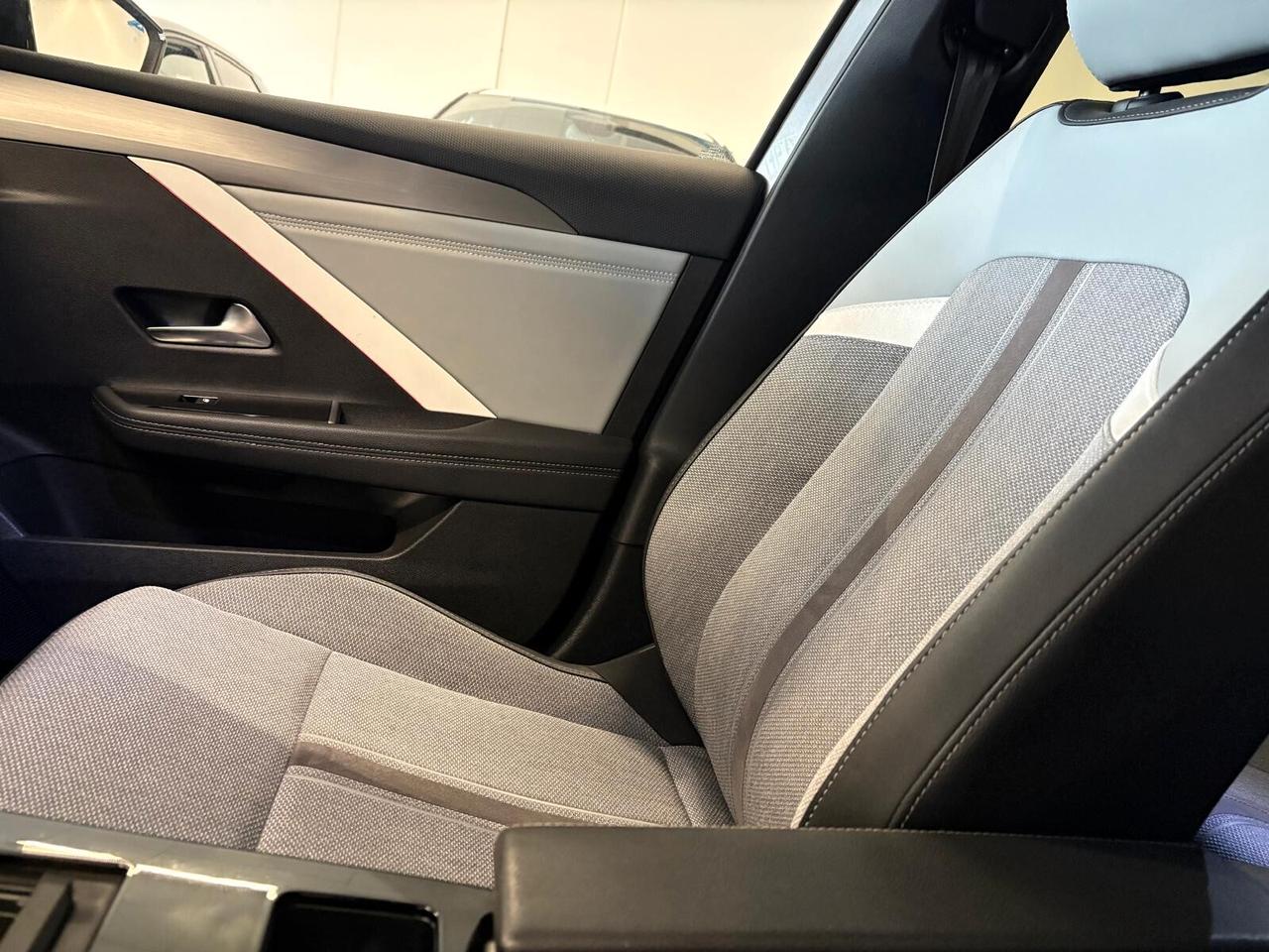 Opel Astra BUSINESS ELEGANCE 1.5 Turbo Diesel AT8 SPOTICAR