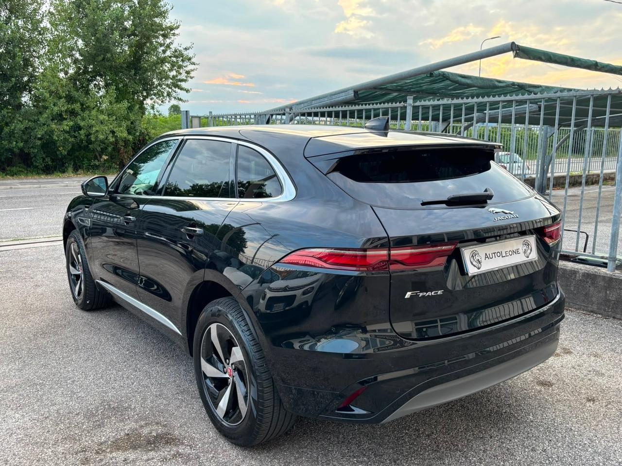 Jaguar F-Pace 2.0 D 204 CV AWD aut. R-Dynamic SE