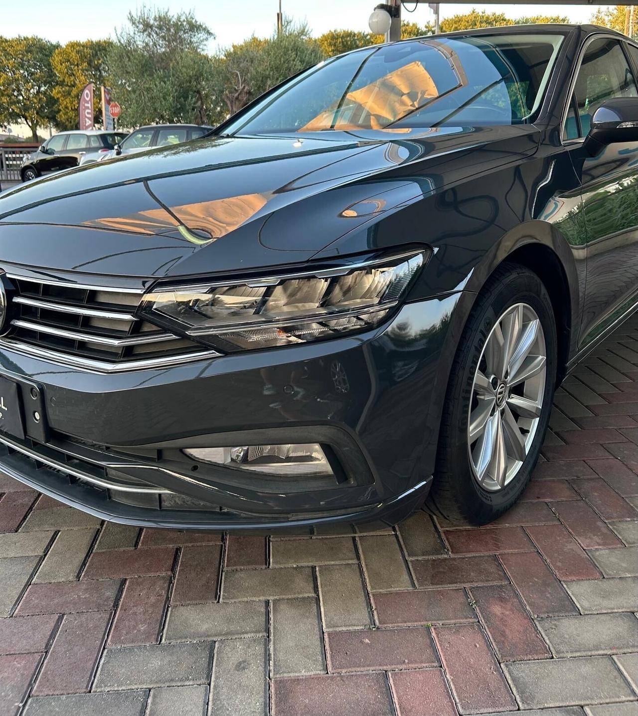 Volkswagen Passat 1.6 TDI SCR DSG Business BMT