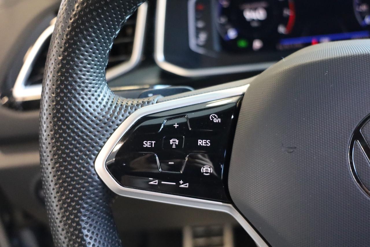 VOLKSWAGEN T-ROC 1.5 TSI ACT DSG R-LINE km 30.000