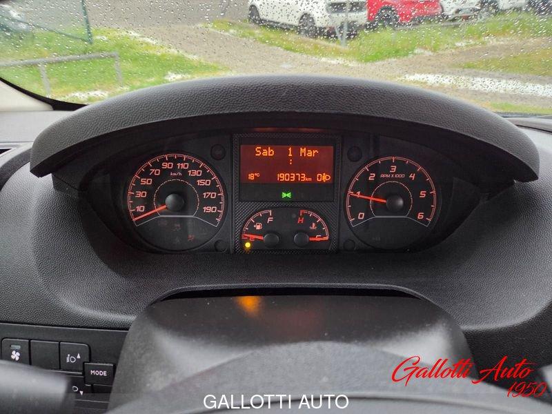 Peugeot Boxer 330 2.2 HDi/130CV FAP PM-TM Combi+IVA-DISABILI