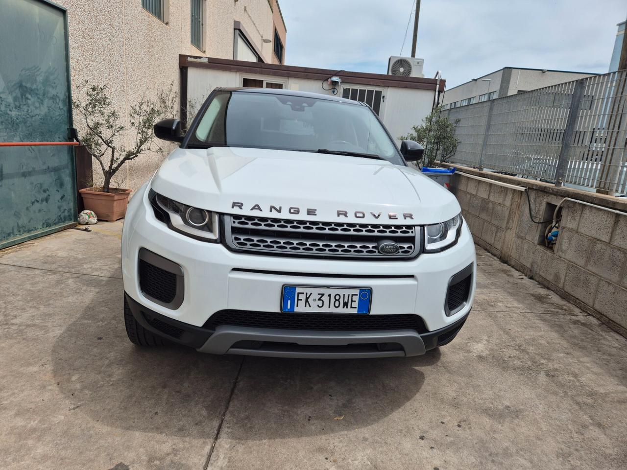 Land Rover Range Rover Evoque 2.0 TD4 150 CV 5p. Pure