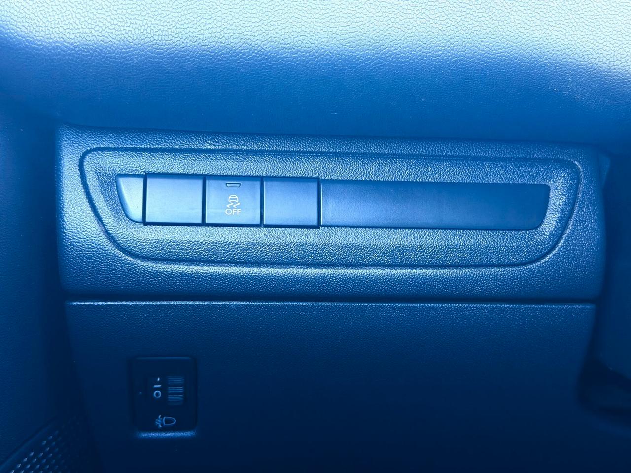 Peugeot 208 1.4 HDi 68 CV Active-TOUCHSCREEN