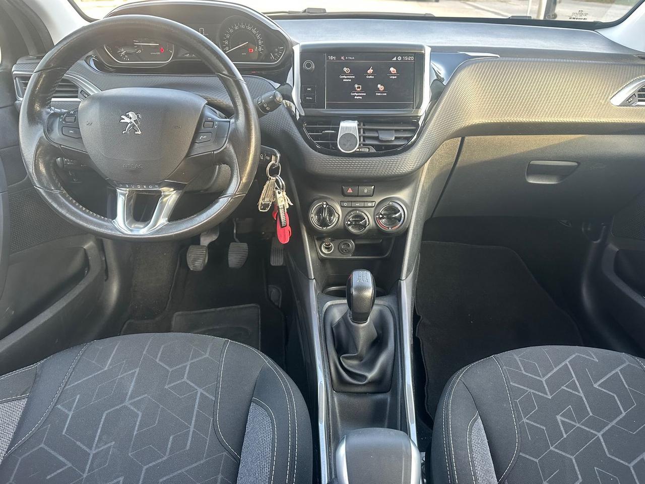 Peugeot 2008 Allure 1.2 PureTech 82 #7847