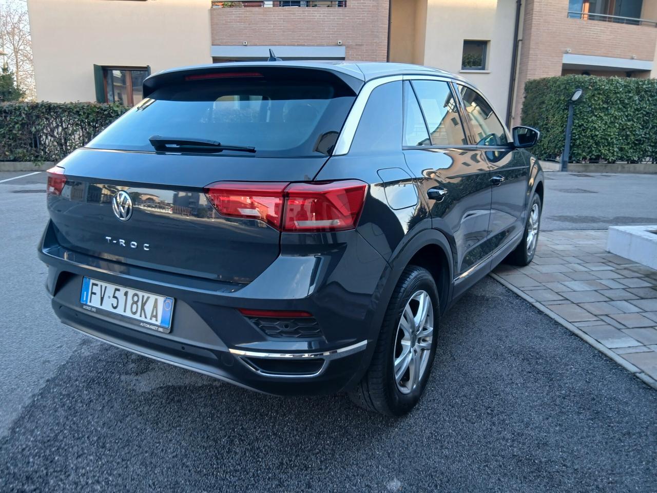Volkswagen T-Roc 1.0 TSI 115 CV Style teck pack+doppi cerchi tua a € 199 mese