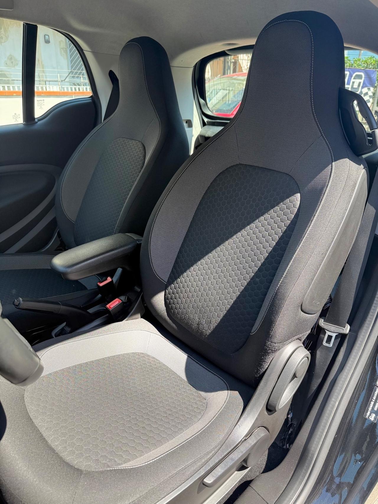 Smart Fortwo EQ Racingrey 56 Cv