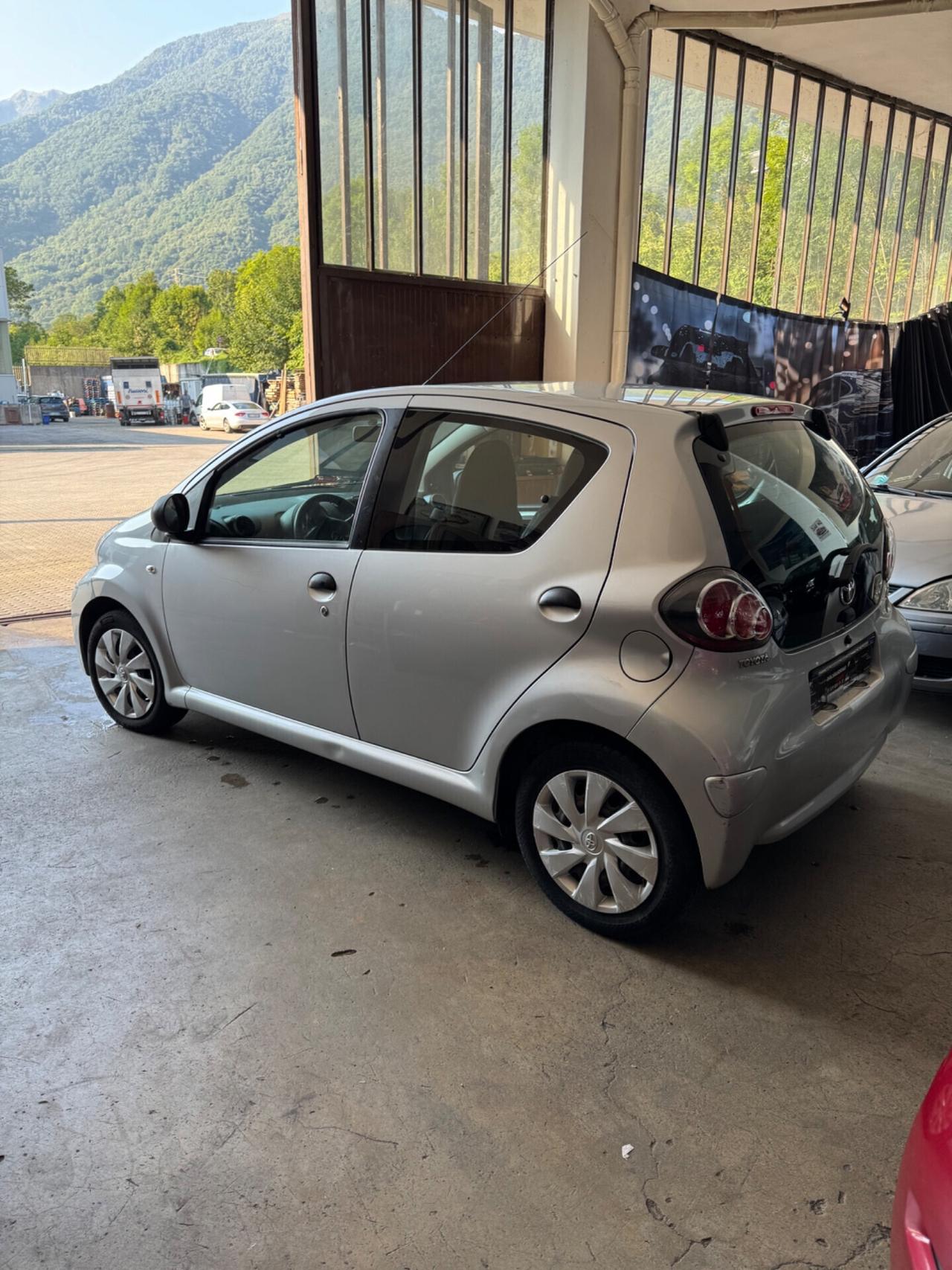 Toyota Aygo 1.0 12V VVT-i 5 porte Cool Soda Connect