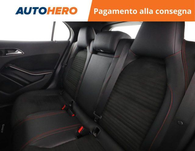 MERCEDES-BENZ GLA 200 d Automatic Premium