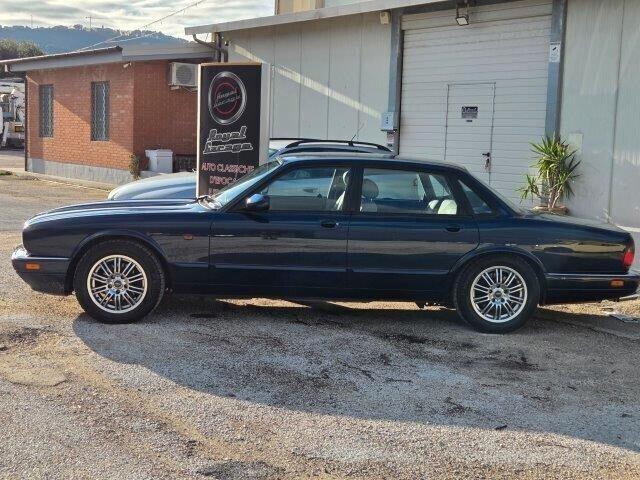 Jaguar XJ6 4.0 SPORT -SERVICE BOOK -