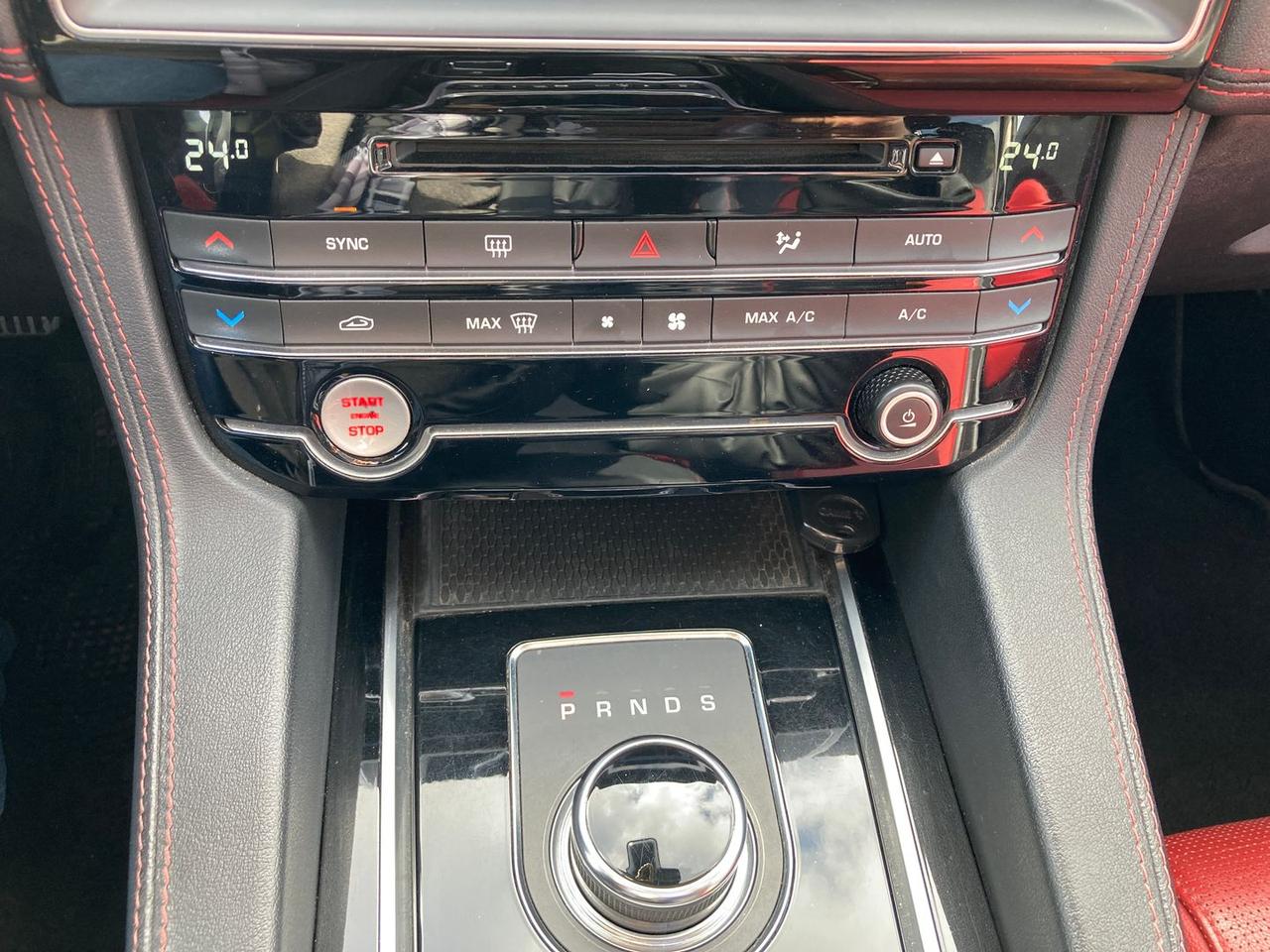 Jaguar F-Pace 2.0 20d Turbo Ch #4808