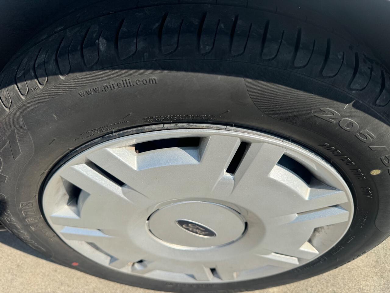 Ford Focus Focus+ 2.0 (145CV) 5p. Bz.- GPL berlina con gancio traino