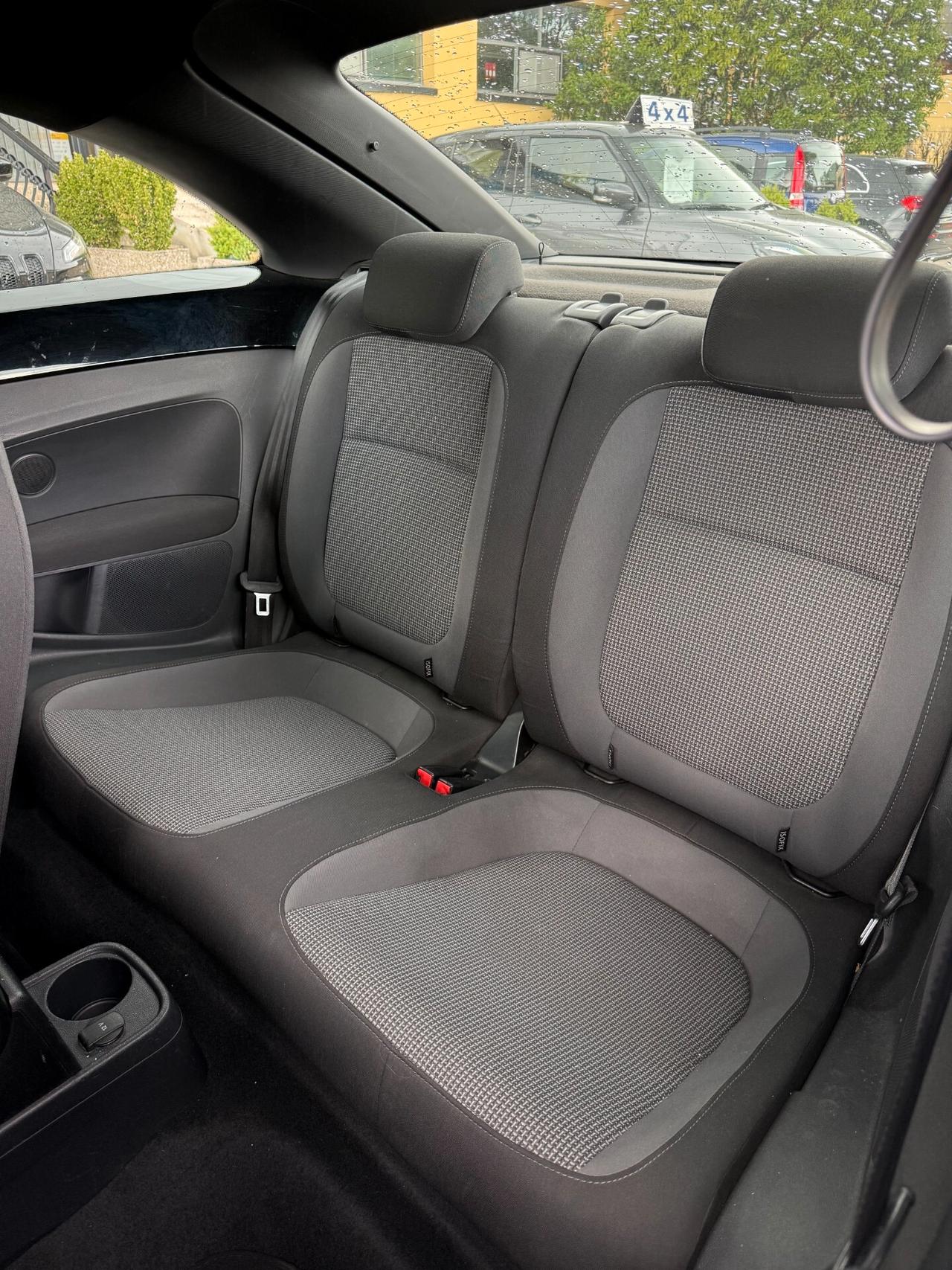 "UNA CHICC " Volkswagen Maggiolino 1.6 TDI