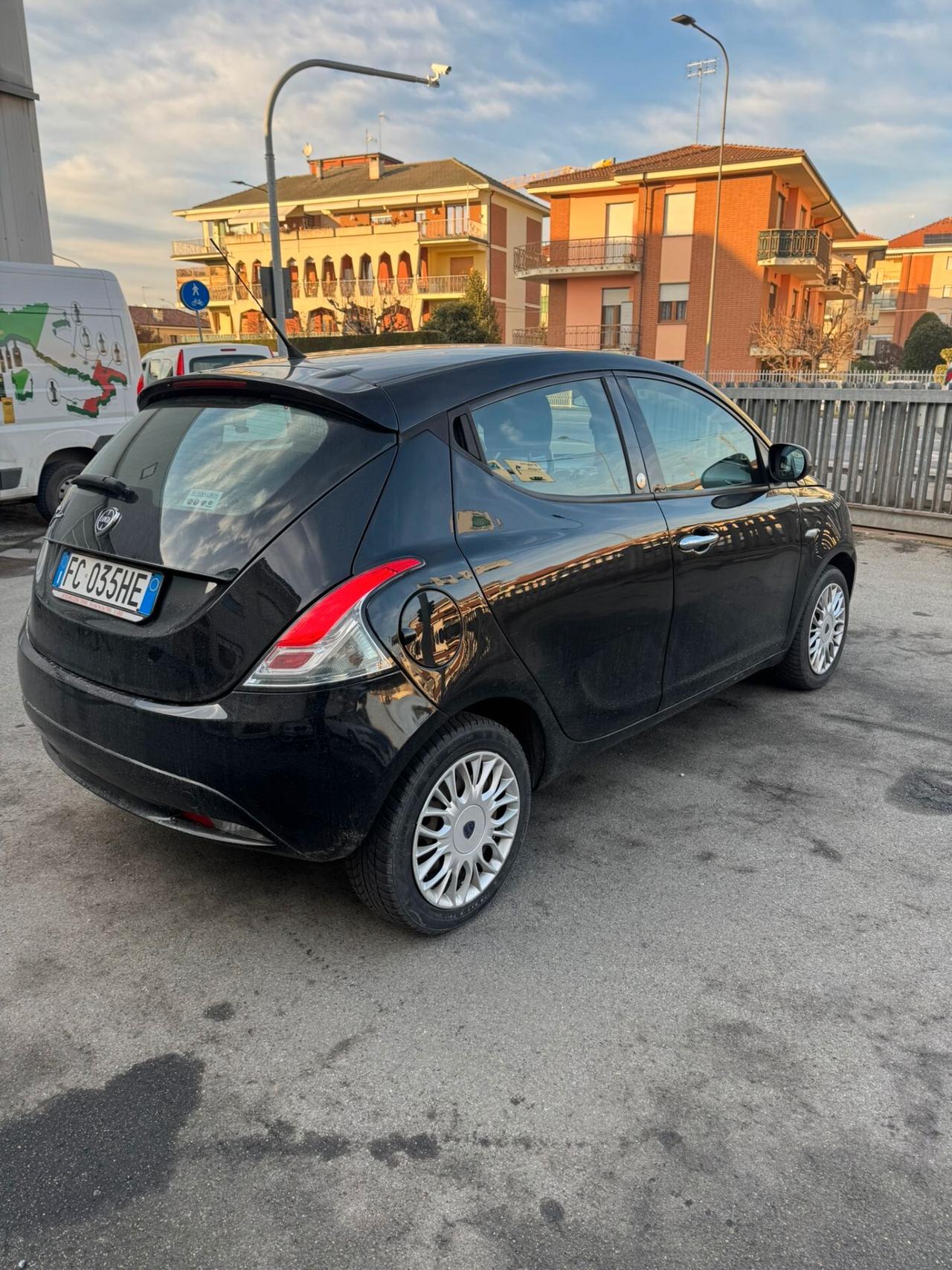 Lancia Ypsilon 1.2 69 CV 5 porte GPL Ecochic Gold