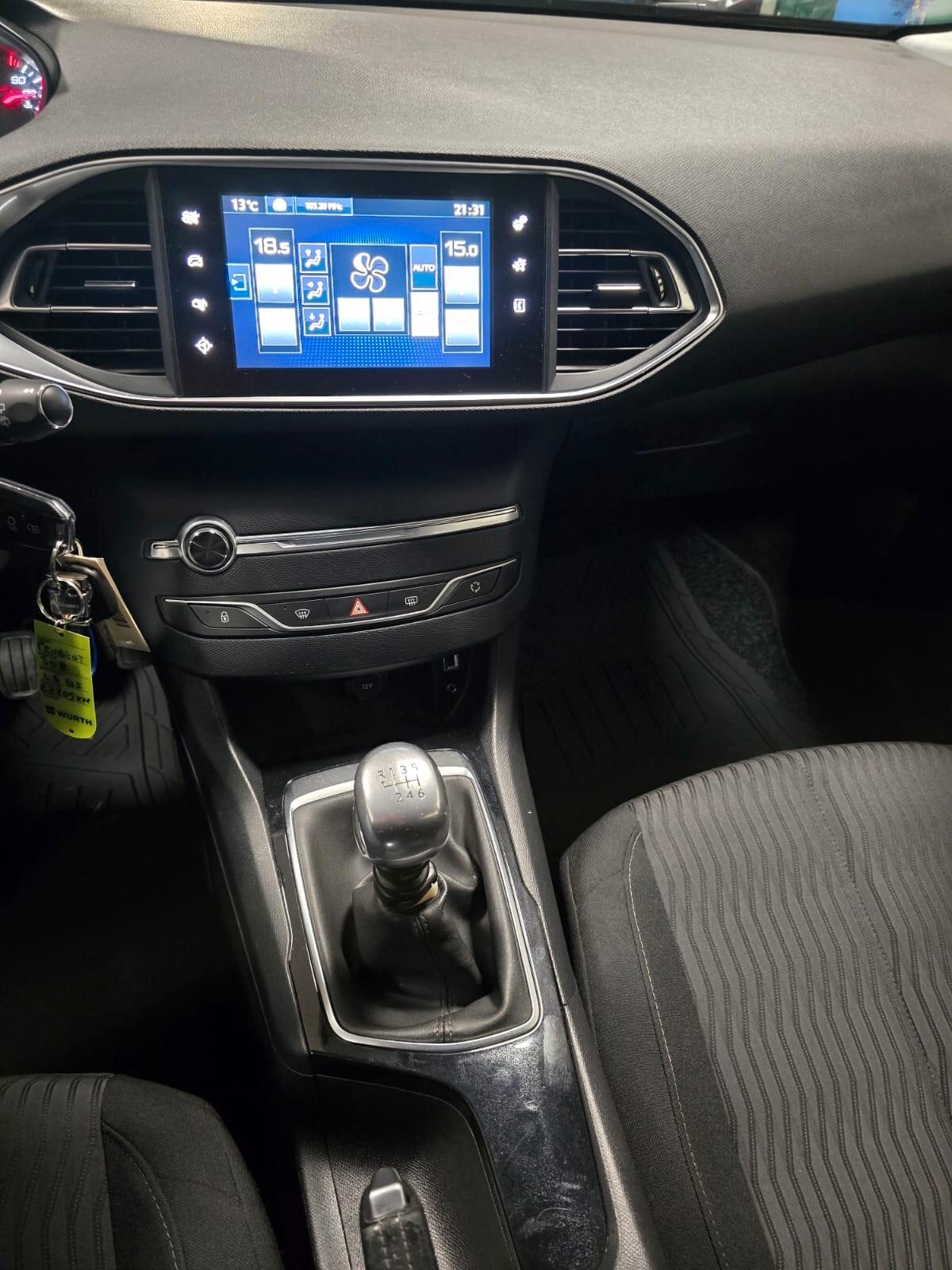 Peugeot 308 BlueHDi 120 S&S Business