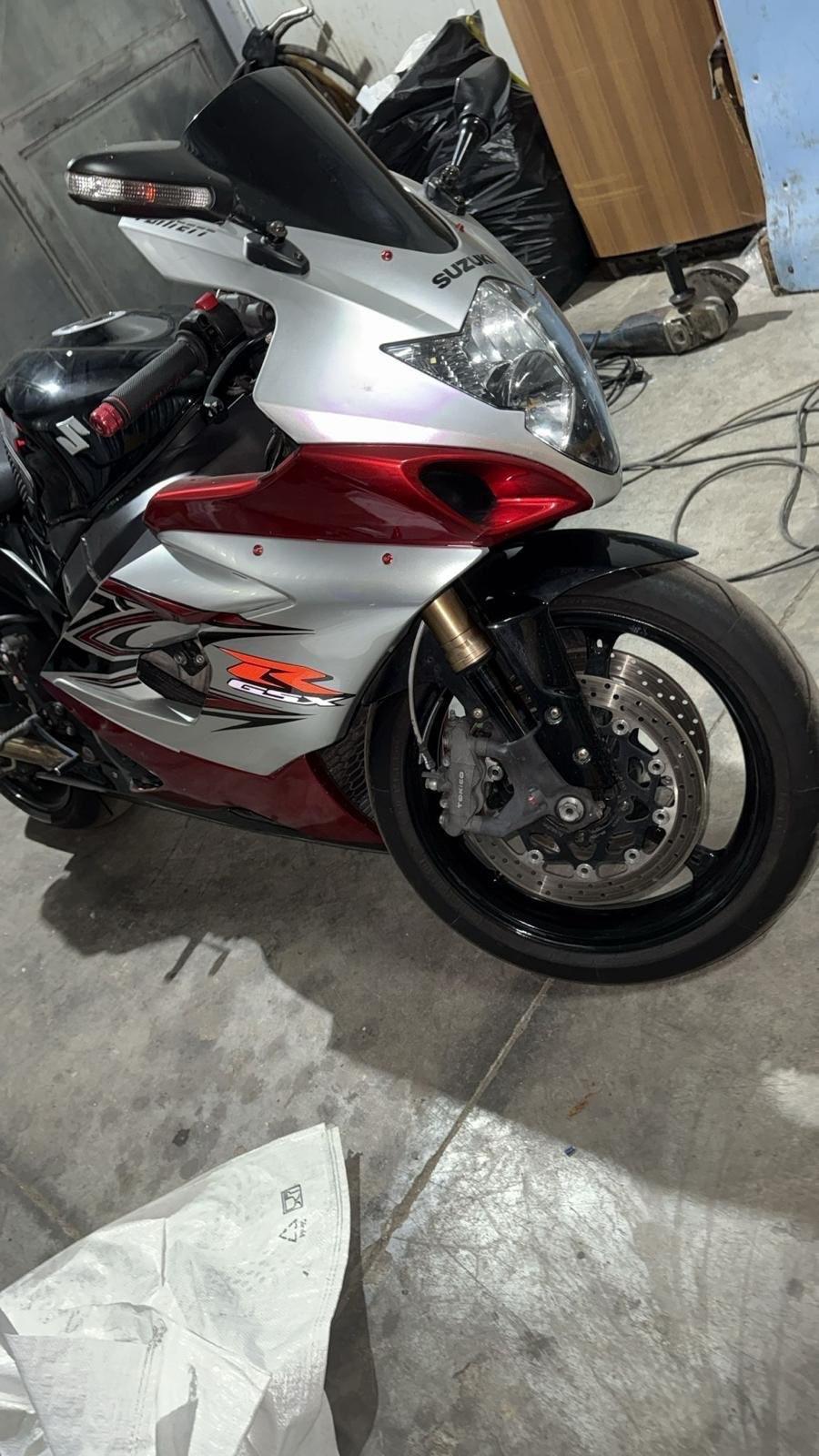 Suzuki GSX R 1000 K6