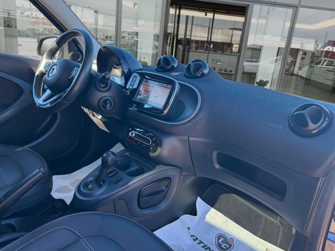 Smart Forfour 1.0 Youngster 71cv AUTOM E TETTO PANORAMICO