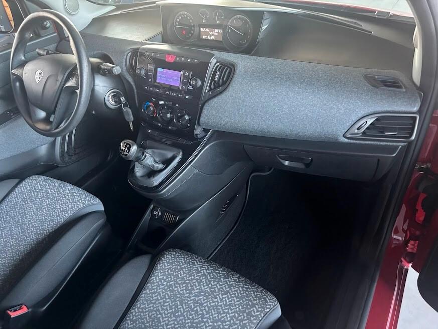 Lancia Ypsilon 1.0 5 porte Hybrid 50.000KM NEOPATENTATI