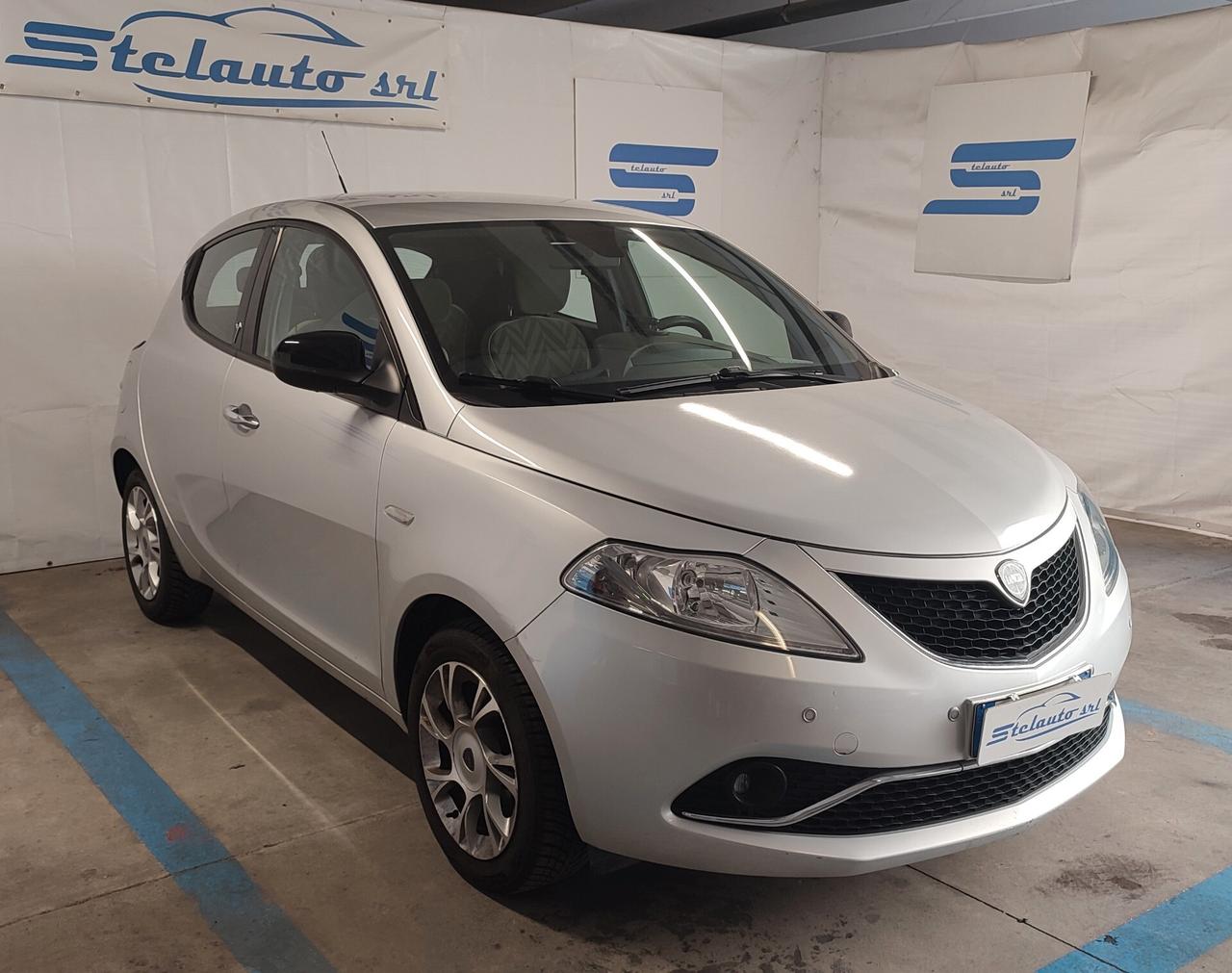 Lancia Ypsilon 1.2 69 CV 5 porte Platinum NEOPATENTATO EURO 6