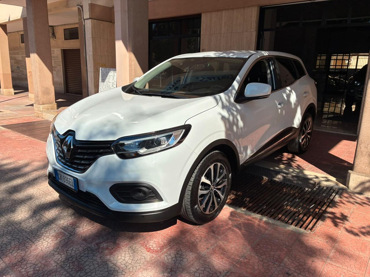 Renault Kadjar 1.5dCi 115CV navi retro-22