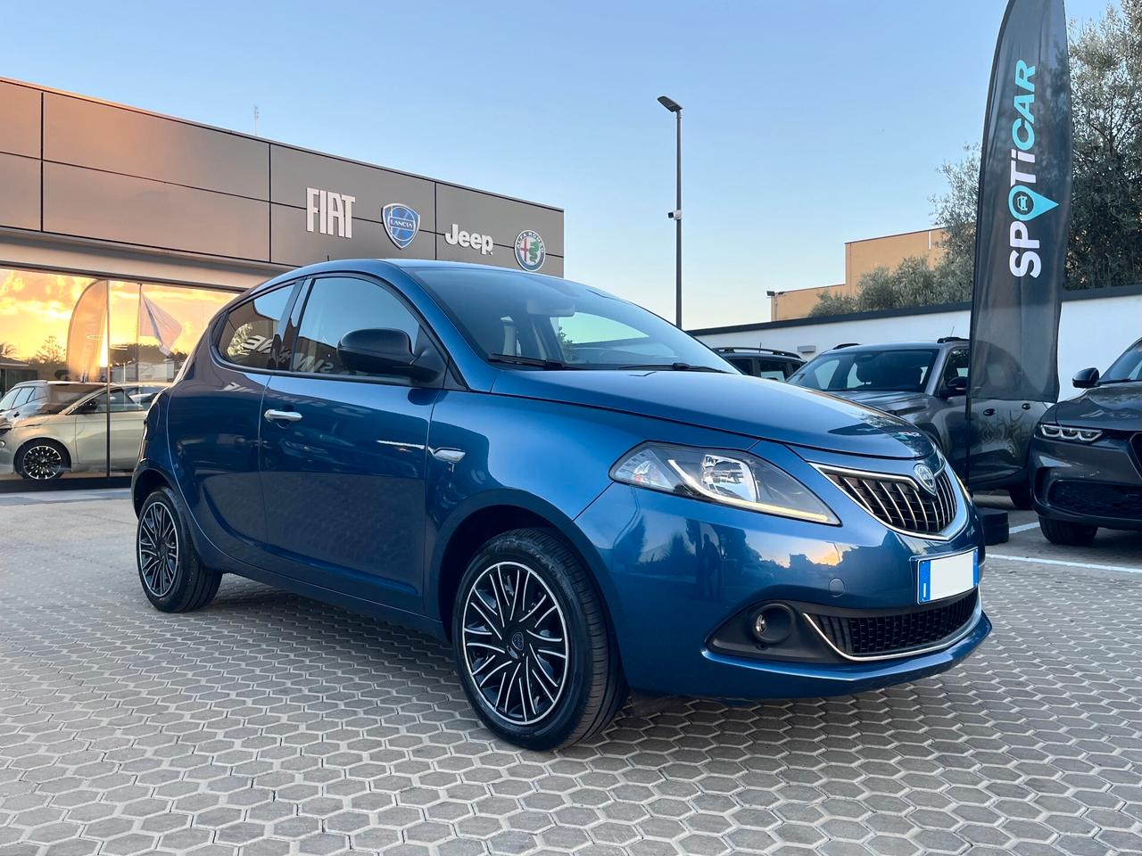 Lancia Ypsilon 1.0 FireFly 5 porte S&S Hybrid Gold