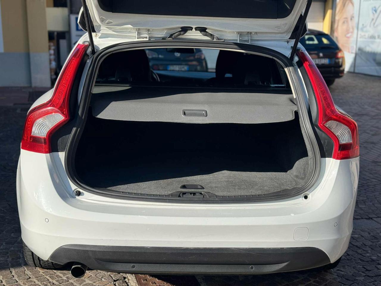 Volvo V60 D2 1.6 Powershift Ocean Race