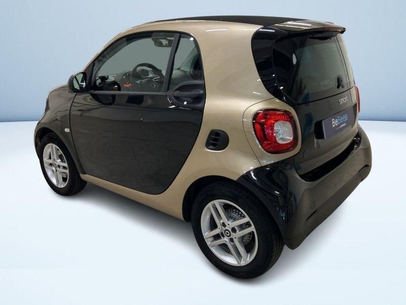 smart fortwo EQ PURE 22KW
