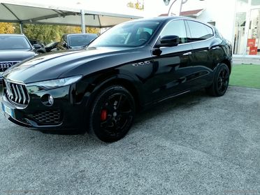 MASERATI Levante V6 Diesel 275 CV AWD Nerissimo