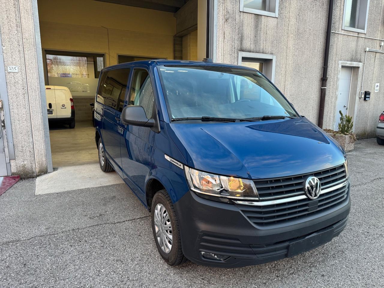 Volkswagen Caravelle 2.0 TDI 150CV 9 POSTI