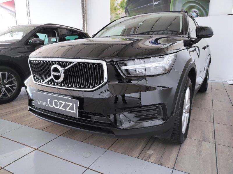 VOLVO XC40 (2017-->) - XC40 T2 Geartronic Momentum Core N1