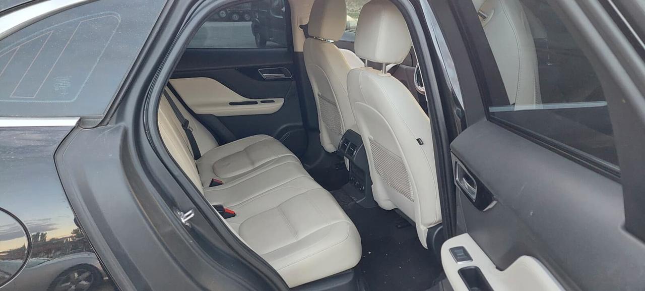 Jaguar F-Pace 2.0 D 180 CV AWD aut. Prestige
