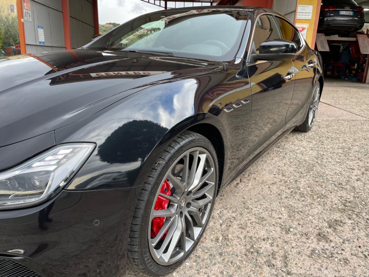 Maserati Ghibli V6 430 CV Q4 Gransport