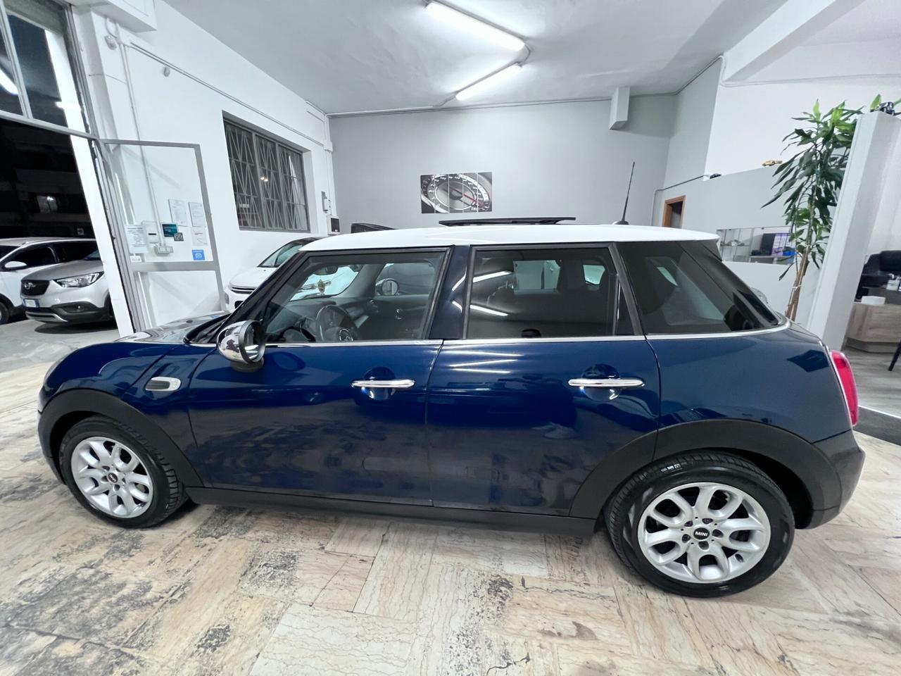 Mini 1.5 Cooper D Business 5 porte