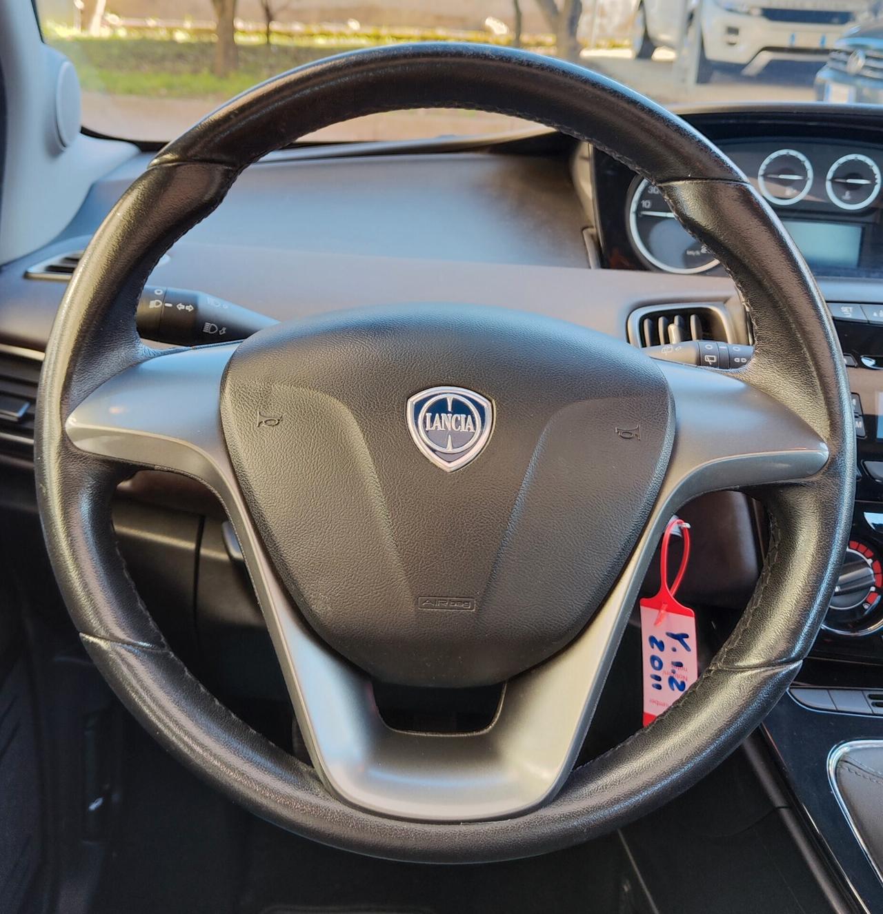 Lancia Ypsilon 1.2 69 CV 5 porte S&S Gold