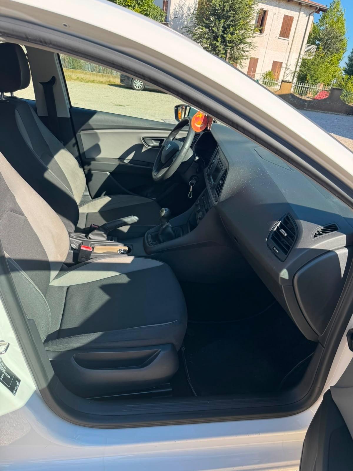 Seat Leon 1.6 TDI 90 CV 5p. Reference